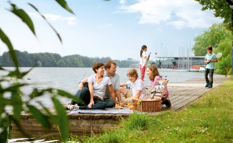 Familienausflug Am Maschsee C Hmtg 1